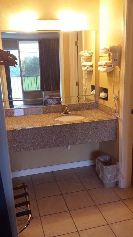 Sunbelt Lodge Motel Abbeville Buitenkant foto